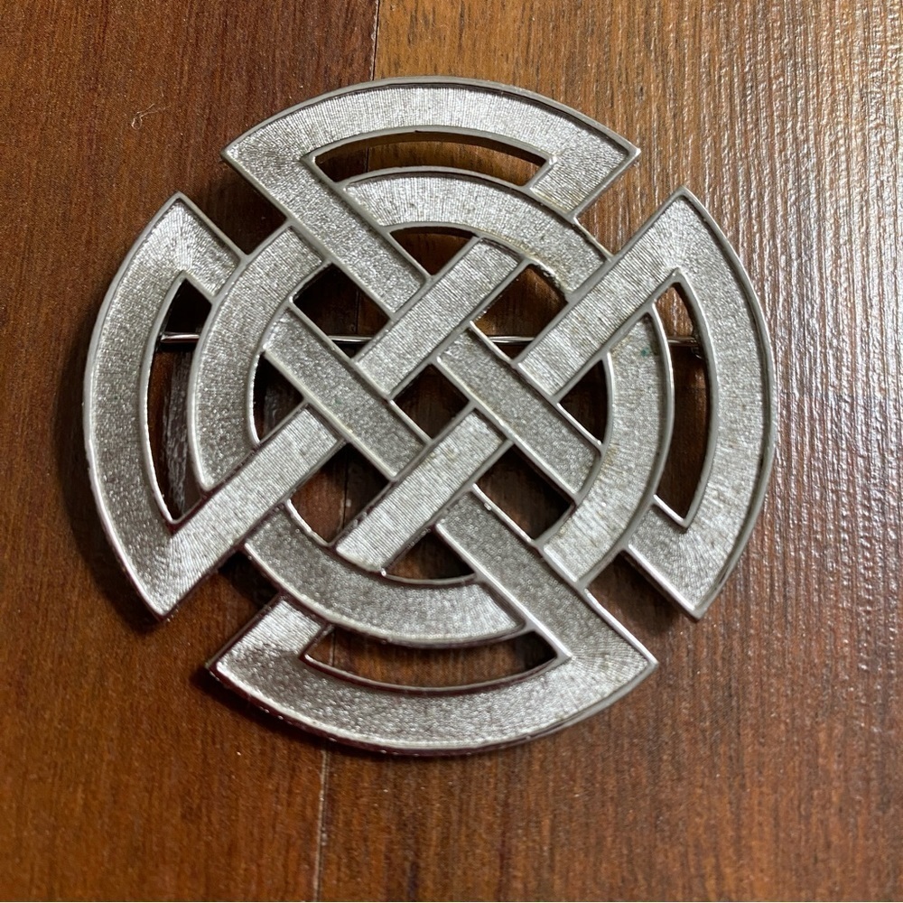 Brooch Large Trifari Silver-tone Celtic Knot Brooch Signed